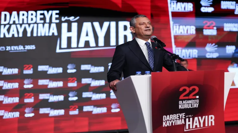 CHP'de tek aday olan Özgür Özel yeniden seçildi
